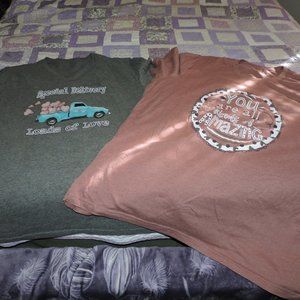 Bundle of 2 tees with graphic prints on the front